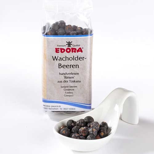 Juniper berries, giant, whole