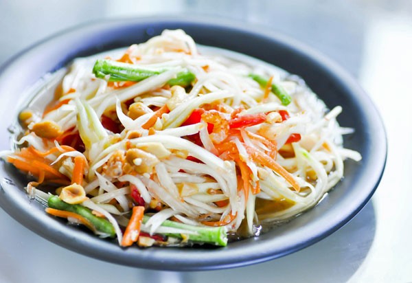 Gruener_Papaya_Salat_Som_Tam_1.jpg